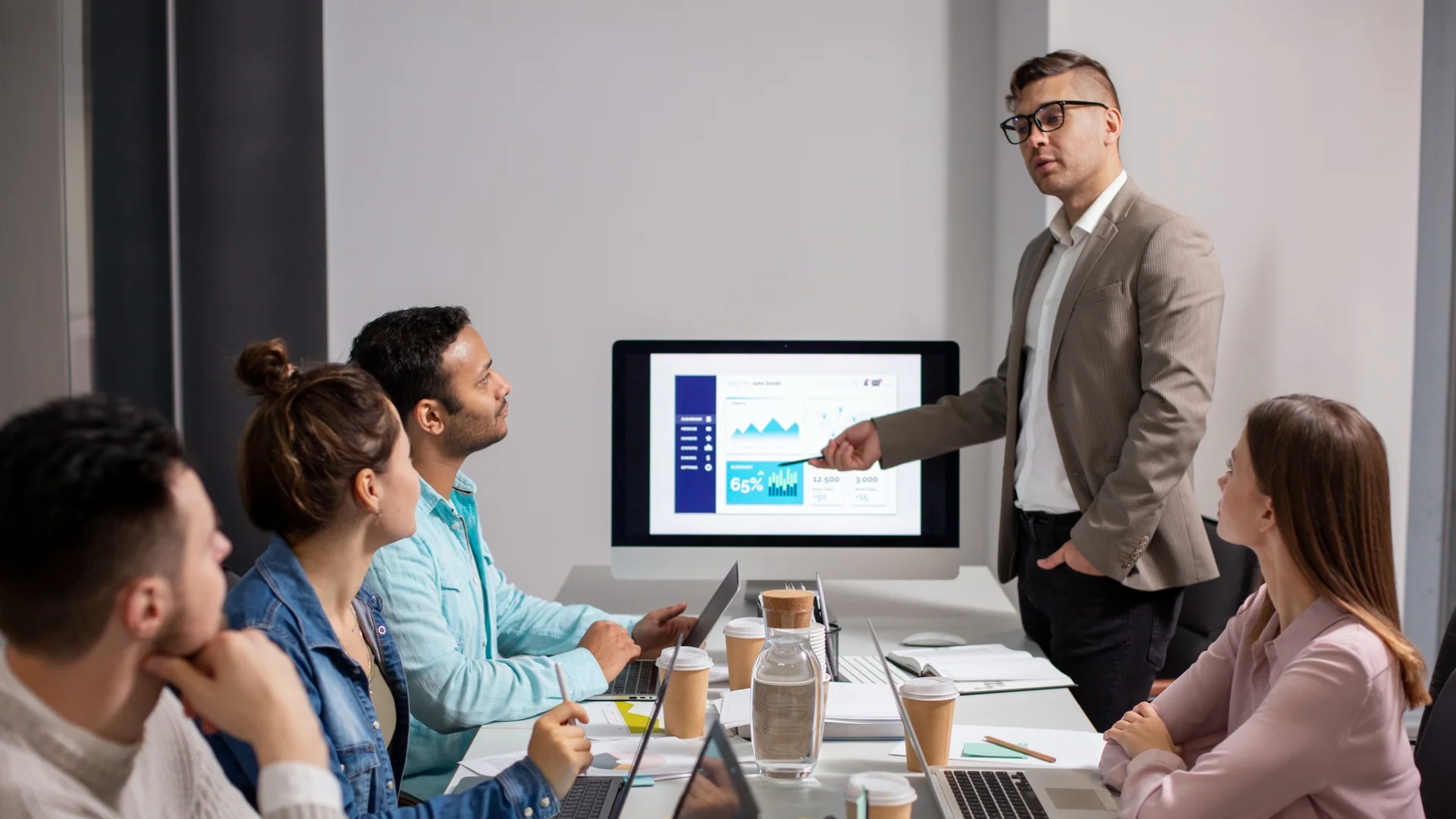 How Businessly Simplifies Access to Business Experts
