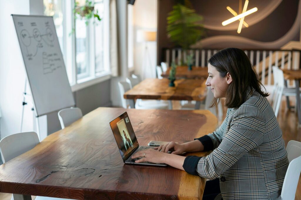 Remote High Ticket Closing Course How to Master High-Paying Sales from Anywhere